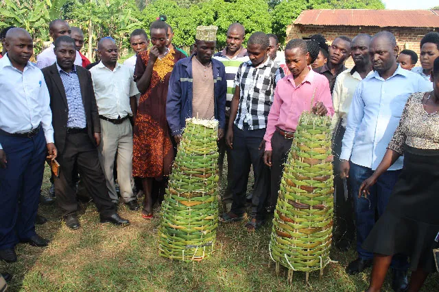 UNITE teachers with traditional beehives